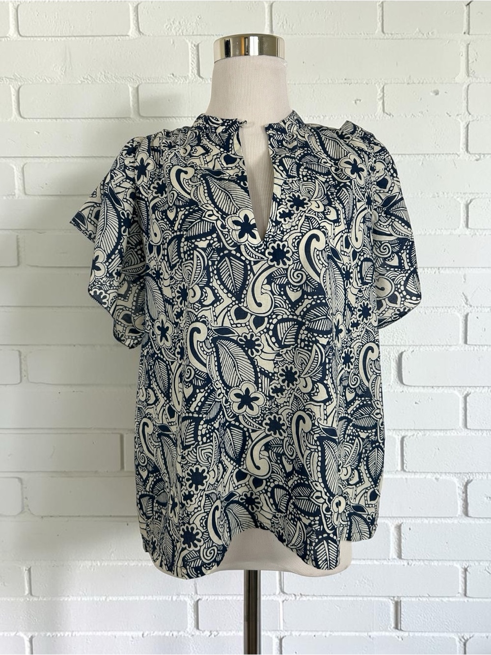 Birds of Paradis by Trovata "Carla" short flutter sleeve blouse